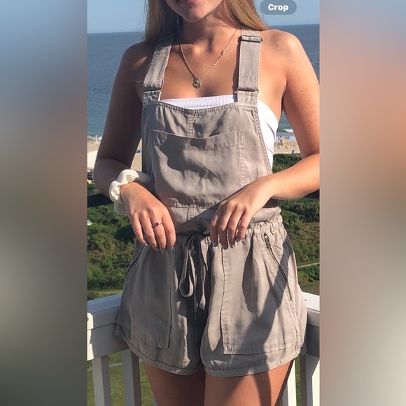 7/$20 Aritzia Wilfred Free XS overall romper - good condition. Women’s. - Picture 3 of 12